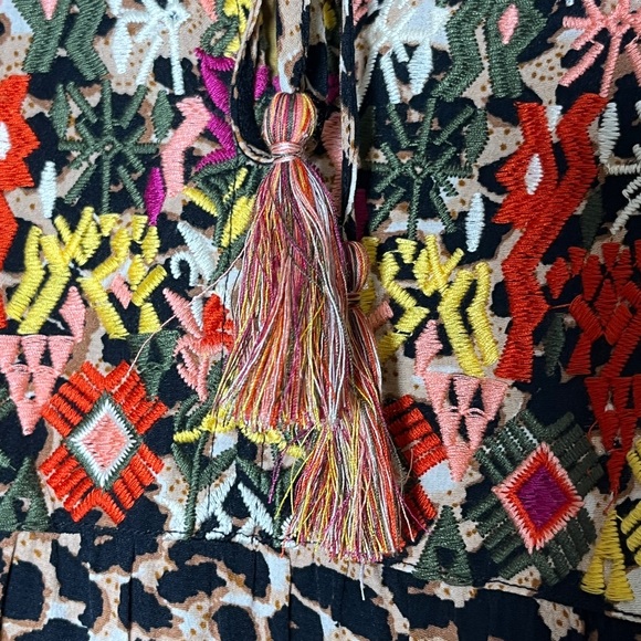 JOHN MARK Women Size XL Tunic Top Embroidered Mixed Print Tassel Artsy Boho - Picture 5 of 11
